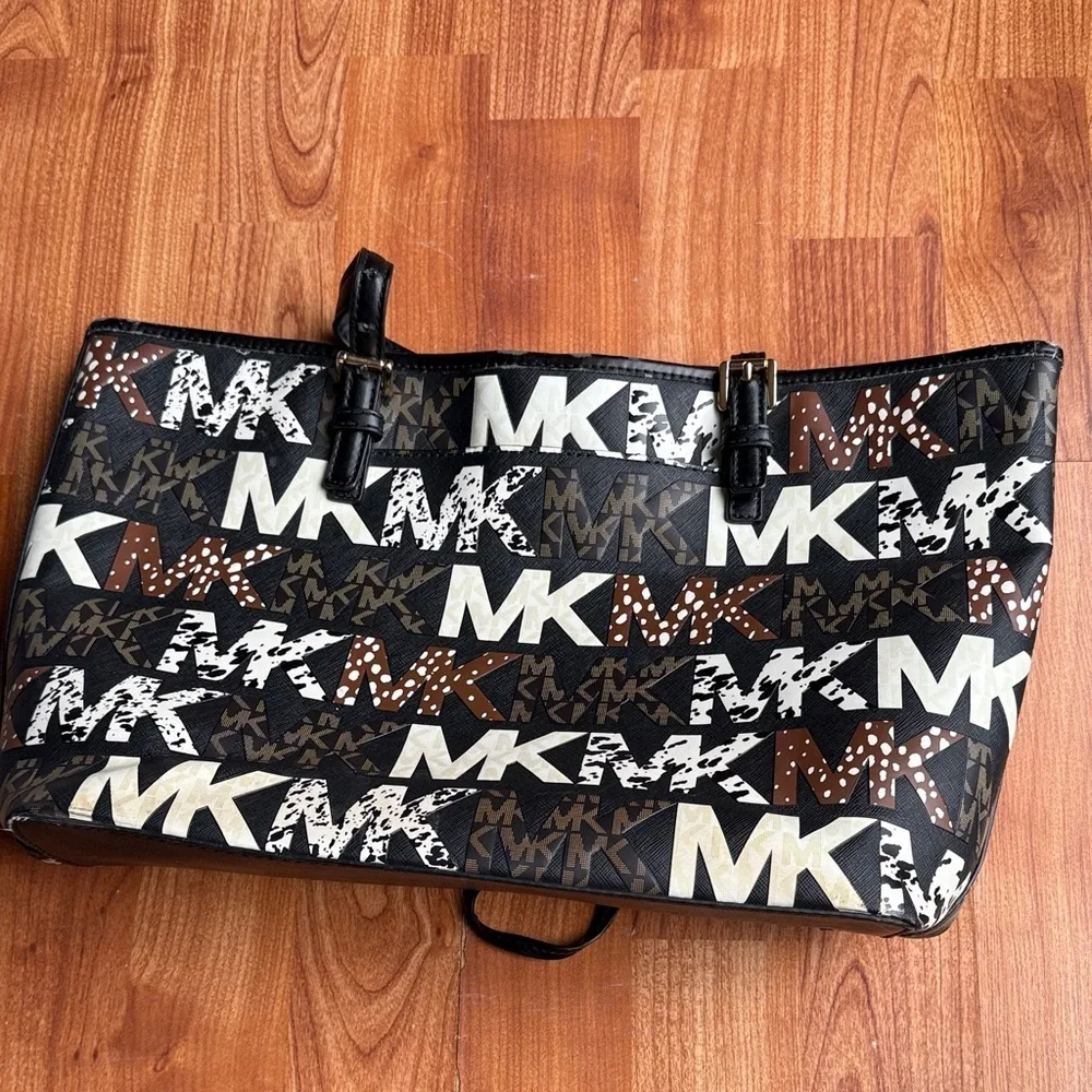 Michael Kors Jet Set Travel Medium Carryall Tote Designer Animal Print Gold Used
